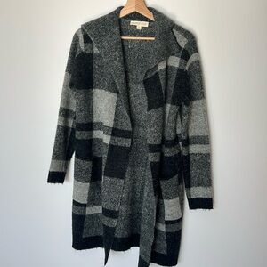 Love Stitch | Black and Grey Plaid Sweater Coat